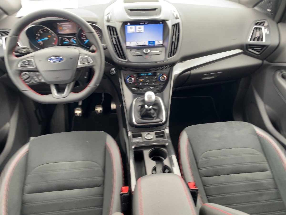 Ford Kuga 1.5 EcoBoost ST-Line AHK*LED*NAVI*PANO*SHZ