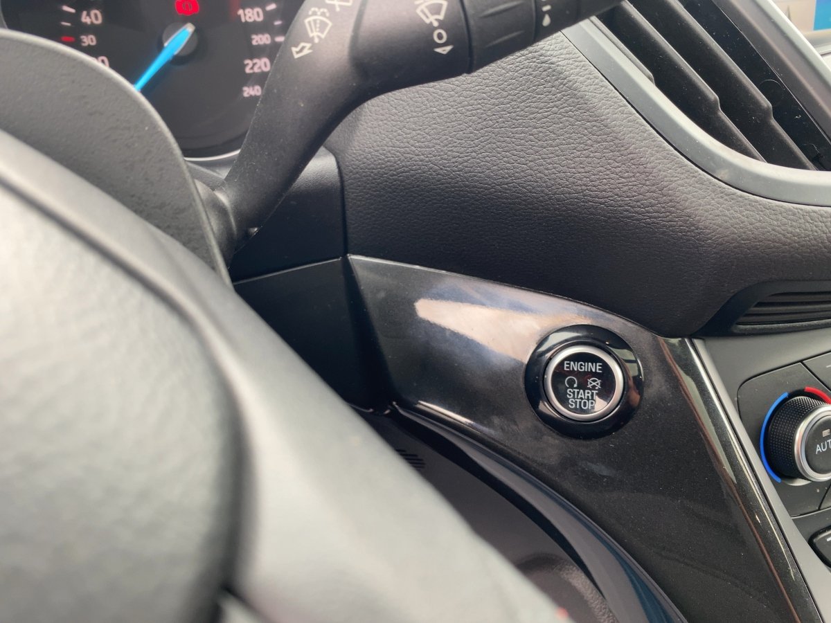 Ford Kuga 1.5 EcoBoost ST-Line AHK*LED*NAVI*PANO*SHZ