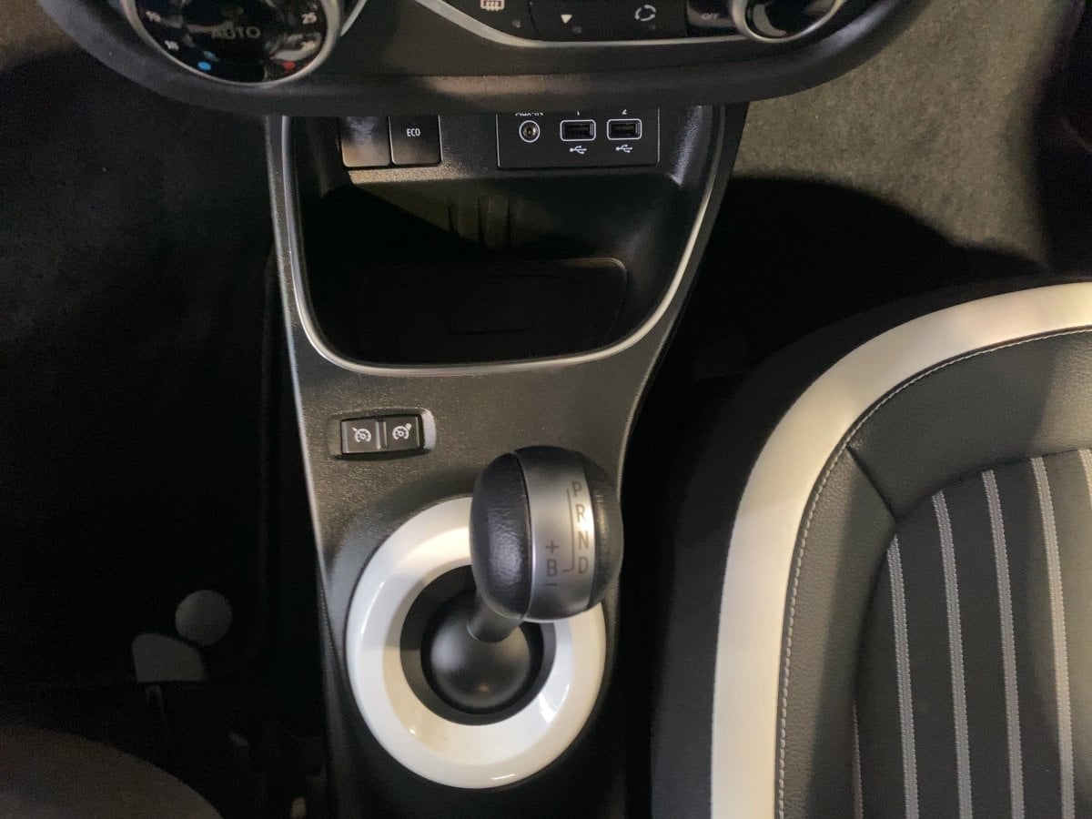 Renault Twingo  Techno Electric CAM*LED*NAVI*KONTRAST*LM