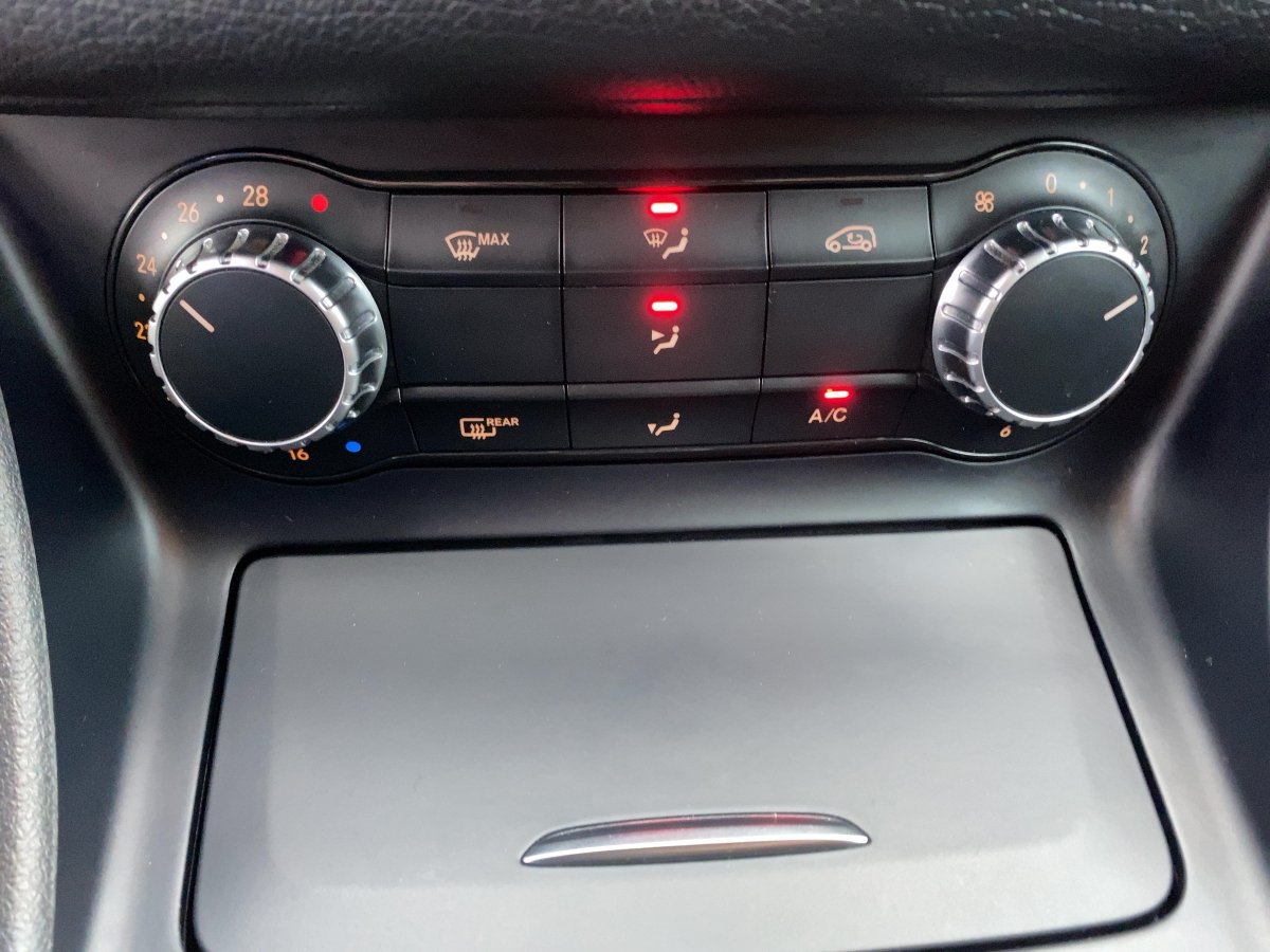 Mercedes-Benz GLA 220 d Urban AHK*CAM*LED*NAVI*SHZ*TWA*AHK*AUT