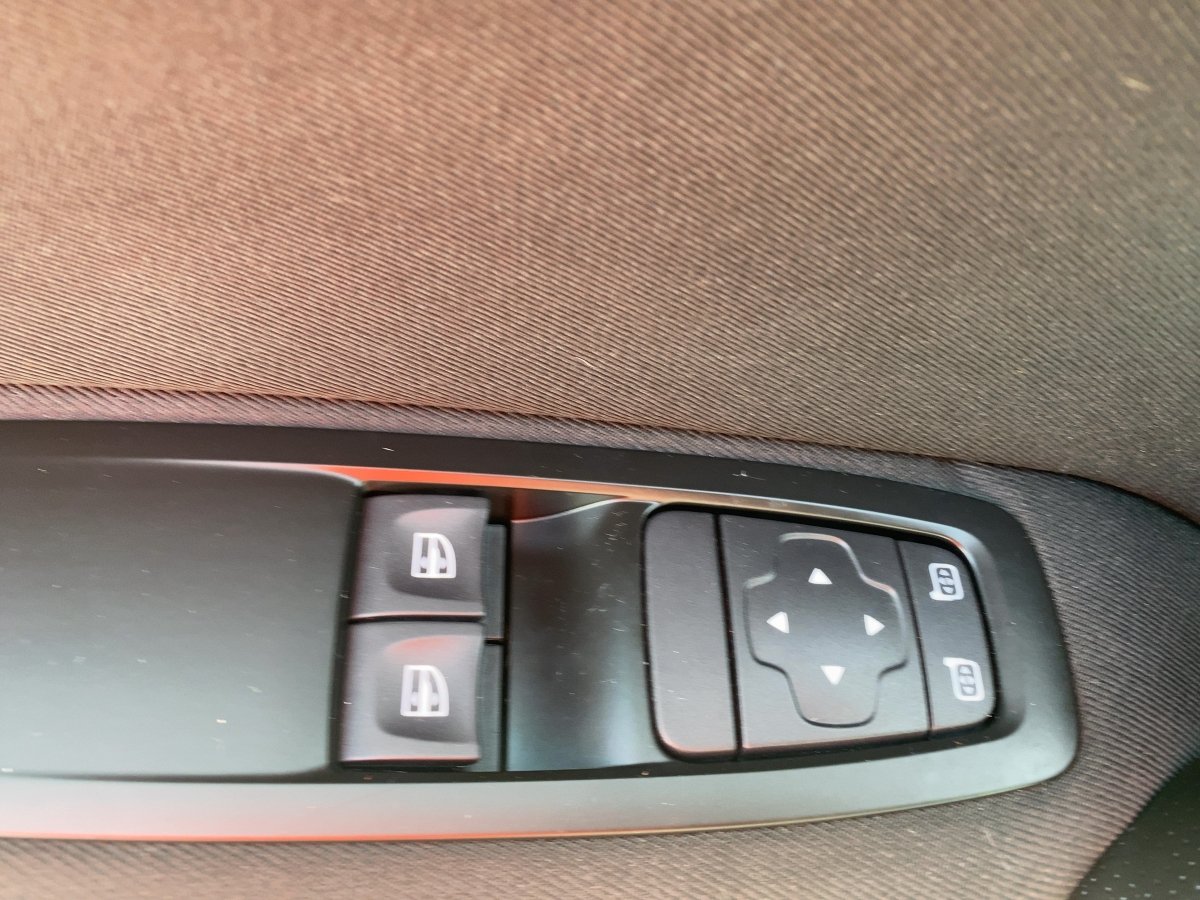 Renault Megane IV Grandtour 1.2 TCe 100 Energy Play LED