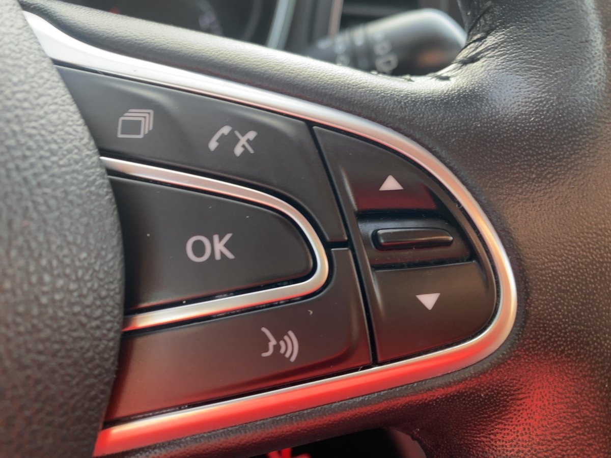 Renault Megane IV Grandtour 1.2 TCe 100 Energy Play LED