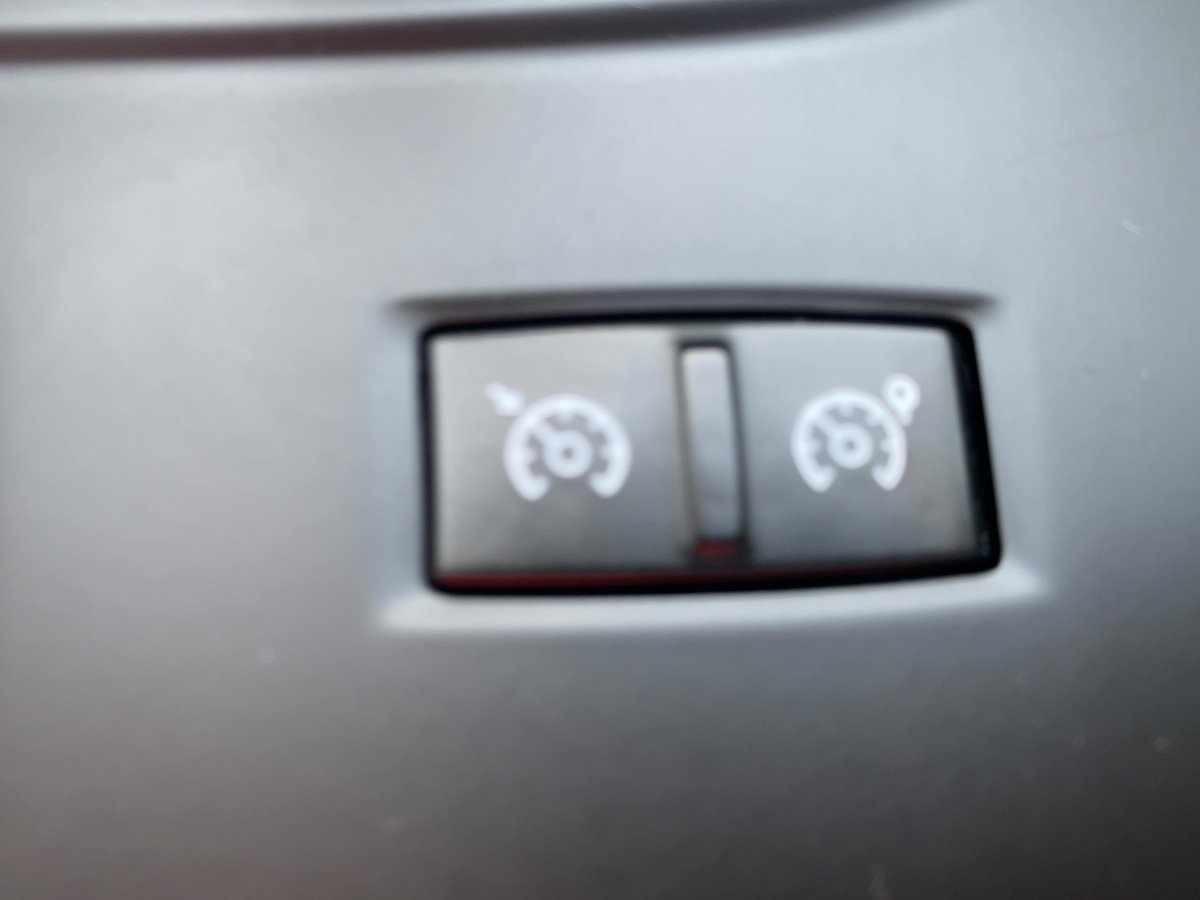Renault Megane IV Grandtour 1.2 TCe 100 Energy Play LED