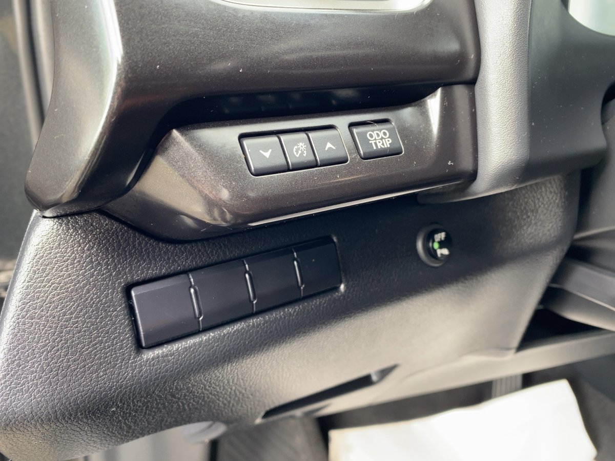 Lexus UX 250 h 250h Launch Edition CAM*LED*NAVI*SHZ*LM