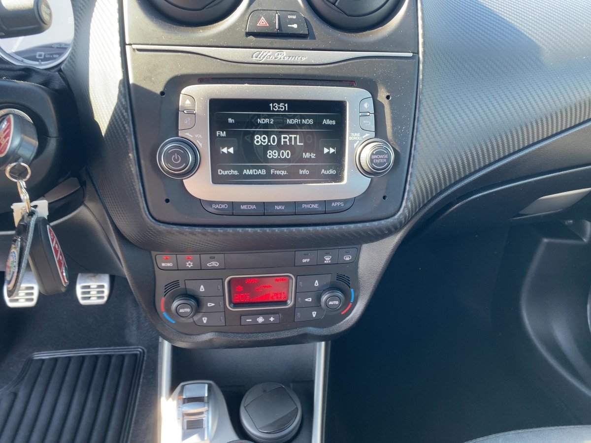 Alfa Romeo MiTo 1.3 JTDM 16V Super (2016 -- ) SHZ*Navi