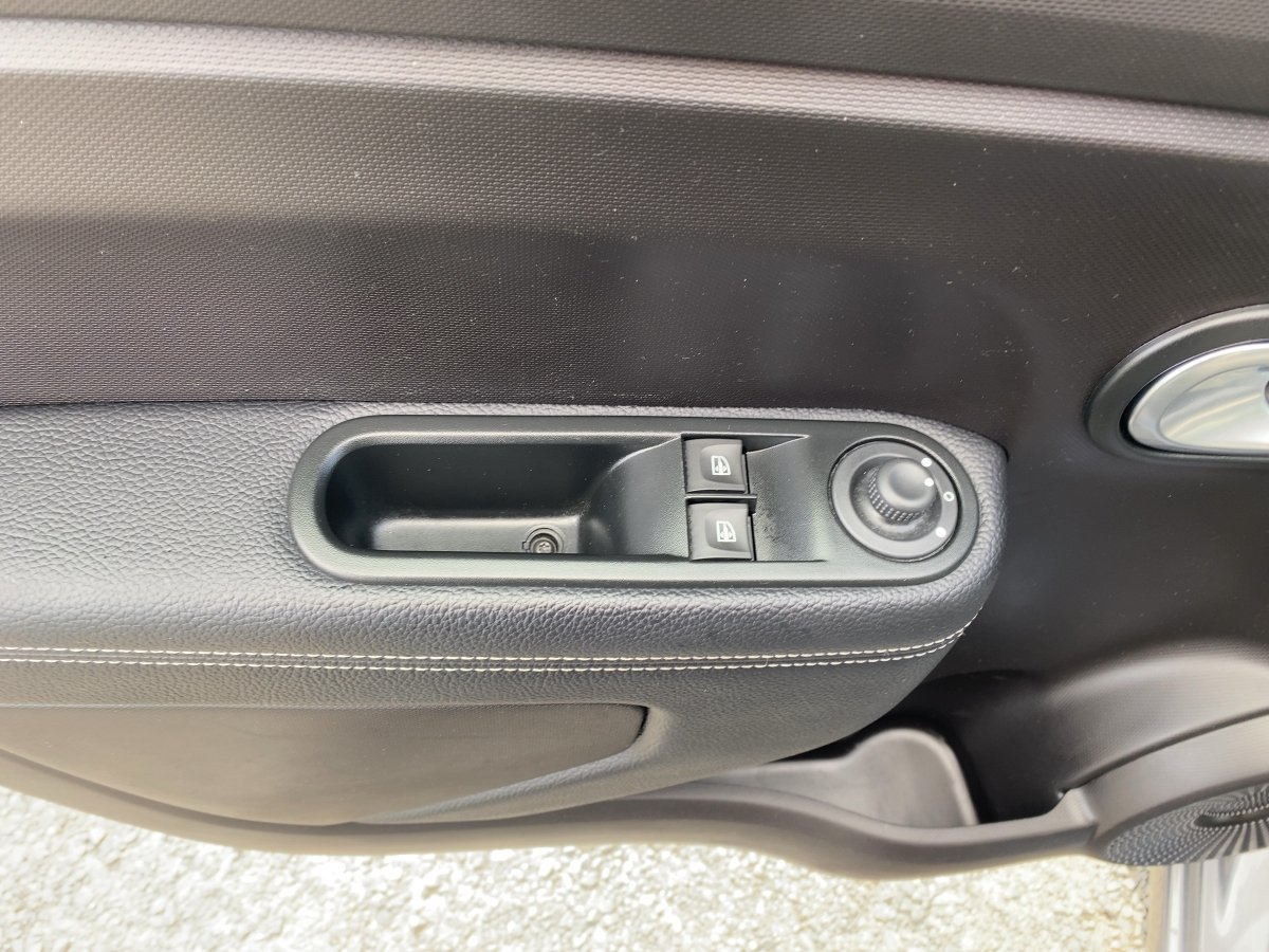 Renault Twingo  Techno Electric CAM*NAVI*SHZ*LM*PDC