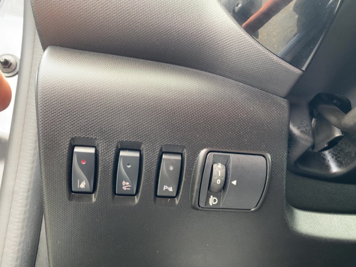 Renault Twingo  Techno Electric CAM*NAVI*SHZ*LM*PDC