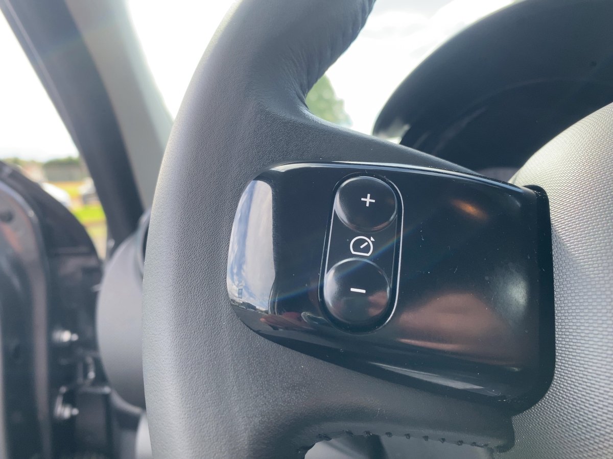 Renault Twingo  Techno Electric CAM*NAVI*SHZ*LM*PDC