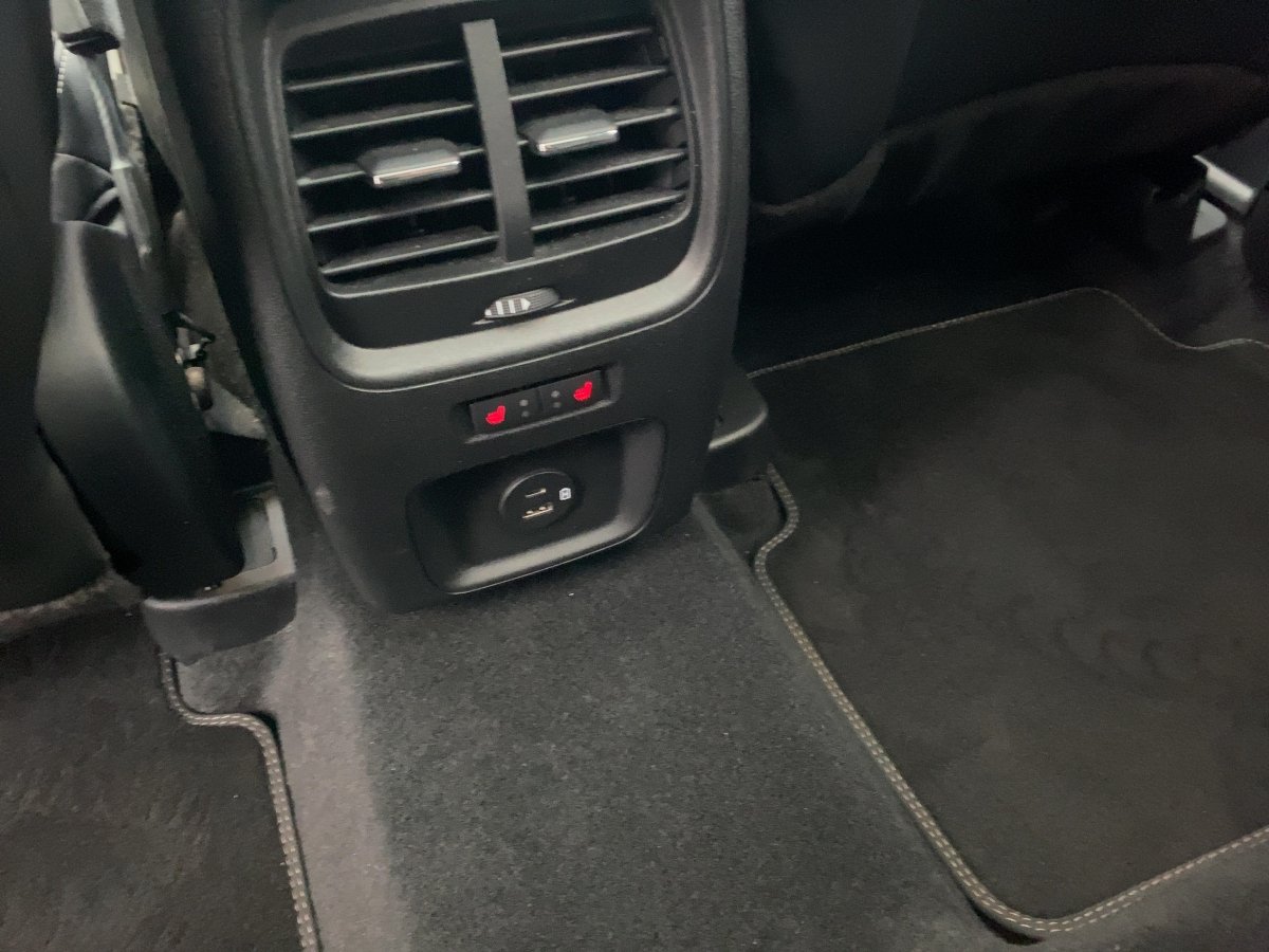 Ford Kuga 1.5 EcoBoost Vignale CAM*LED*NAVI*SHZ