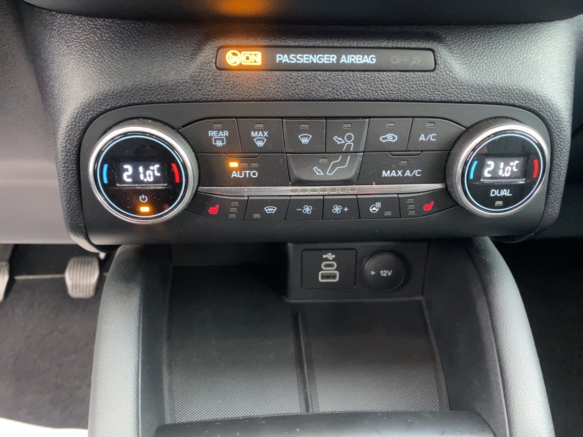 Ford Kuga 1.5 EcoBoost Vignale CAM*LED*NAVI*SHZ
