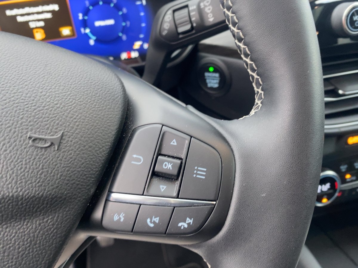 Ford Kuga 1.5 EcoBoost Vignale CAM*LED*NAVI*SHZ
