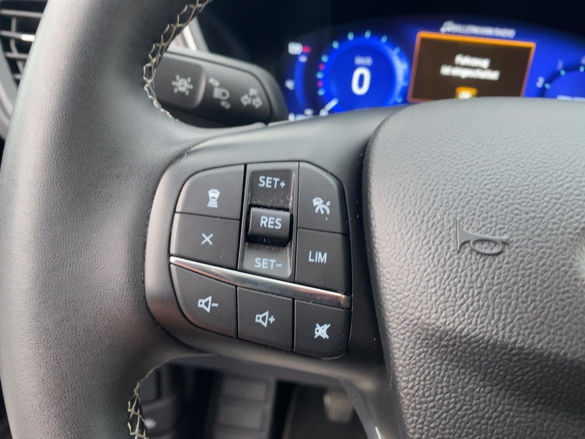 Ford Kuga 1.5 EcoBoost Vignale CAM*LED*NAVI*SHZ