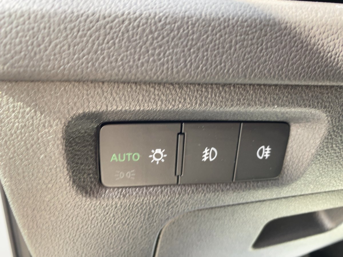 Skoda Octavia Combi 2.0 TDI First Edition LED*NAVI*SHZ