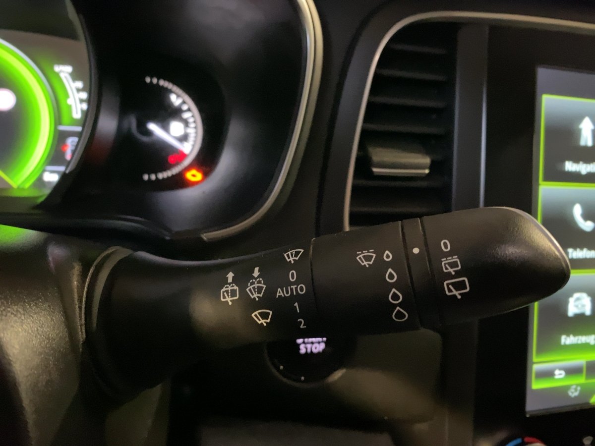 Renault Megane IV Grandtour 1.2 TCe 130 Energy Intens LM