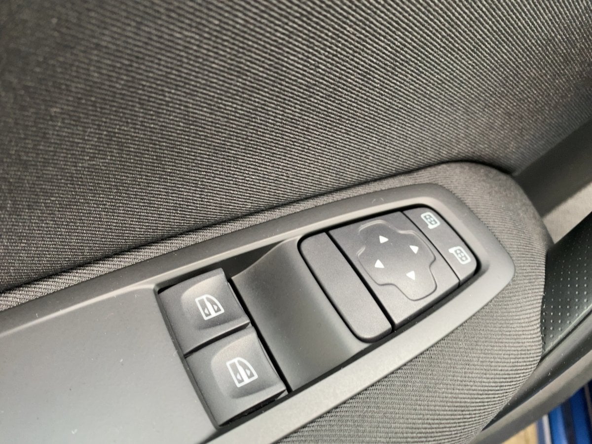Renault Megane IV 1.2 TCe 100 Energy Play LED*LED