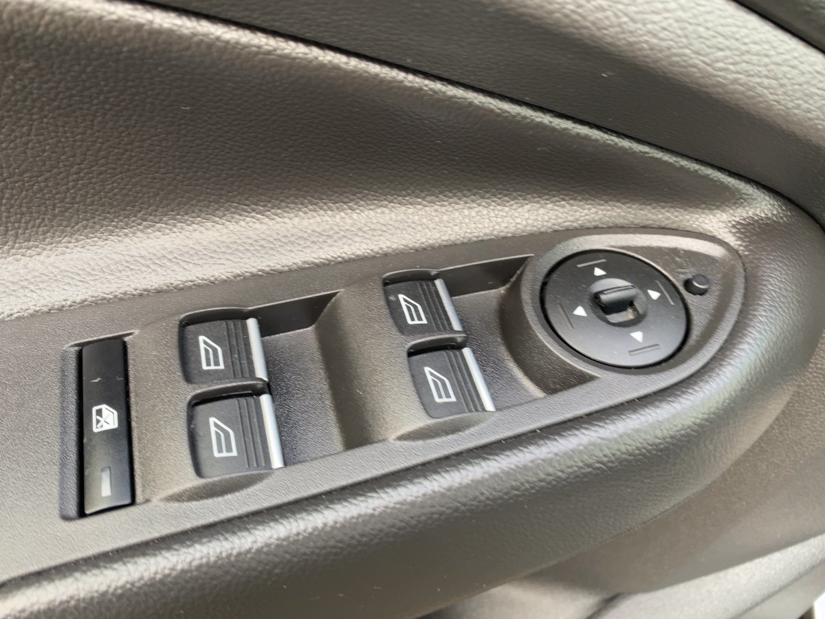 Ford Kuga 1.5 EcoBoost ST-Line AHK*NAVI*SHZ*SYNC*PDC