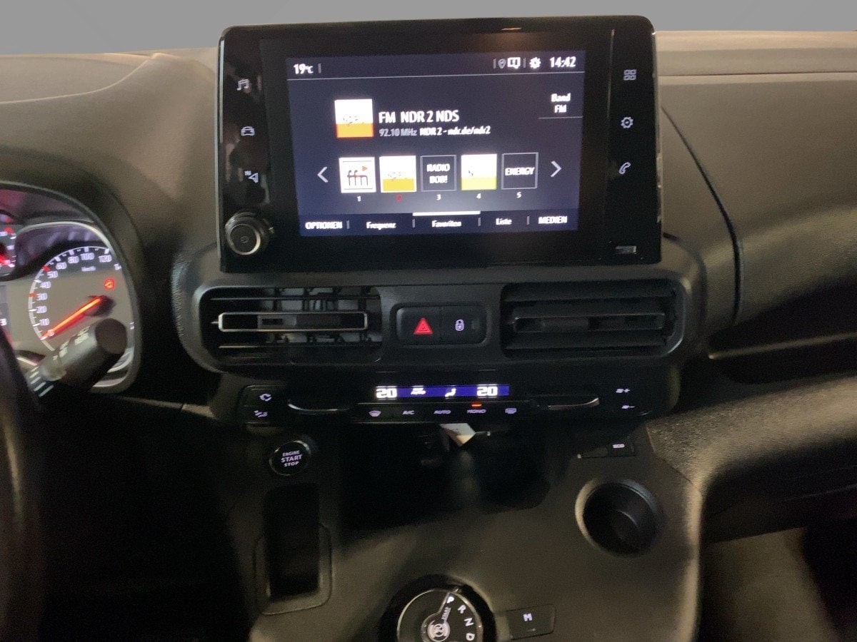 Opel Combo Life E 1.5 D Innovation CAM*LED*NAVI*SHZ