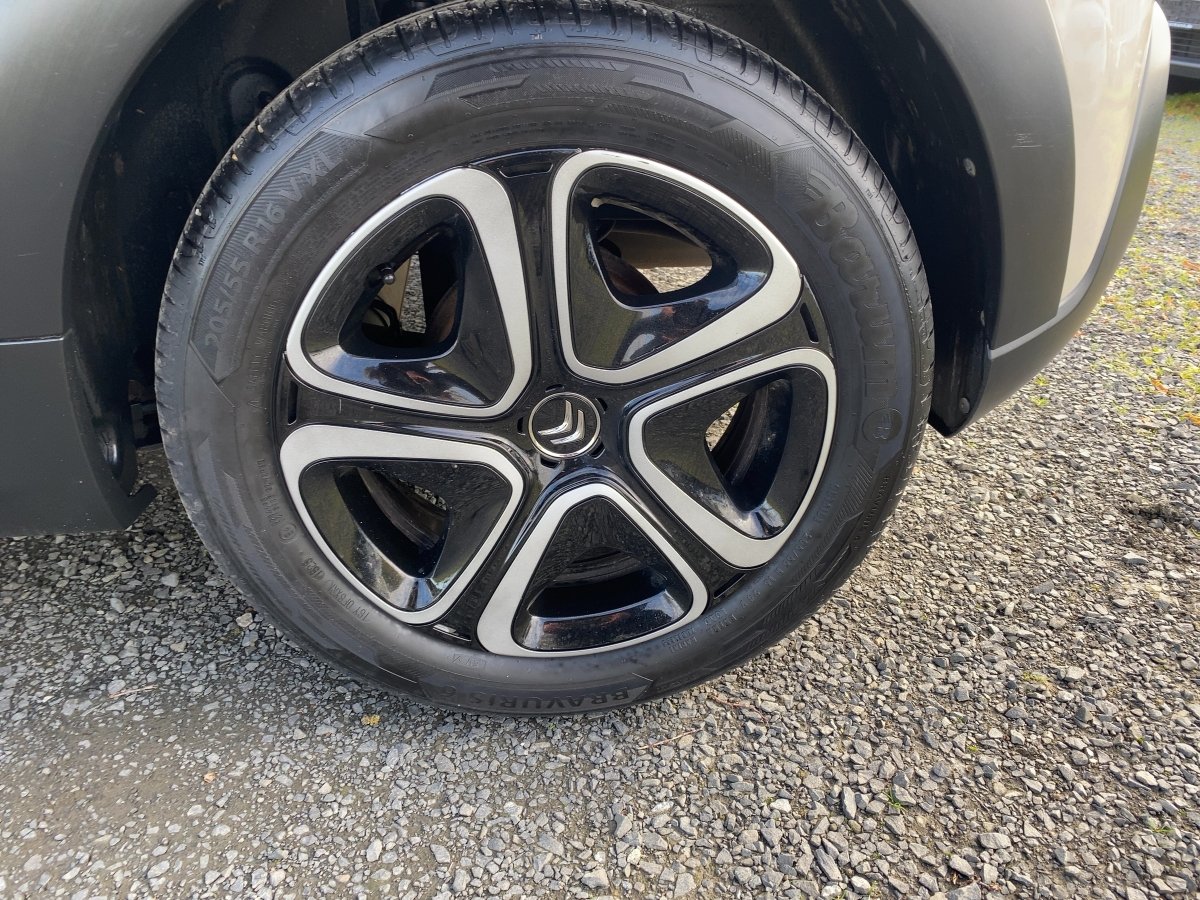 Citroen C3 1.2 PureTech Shine PDC*KlimaA*Tempomat