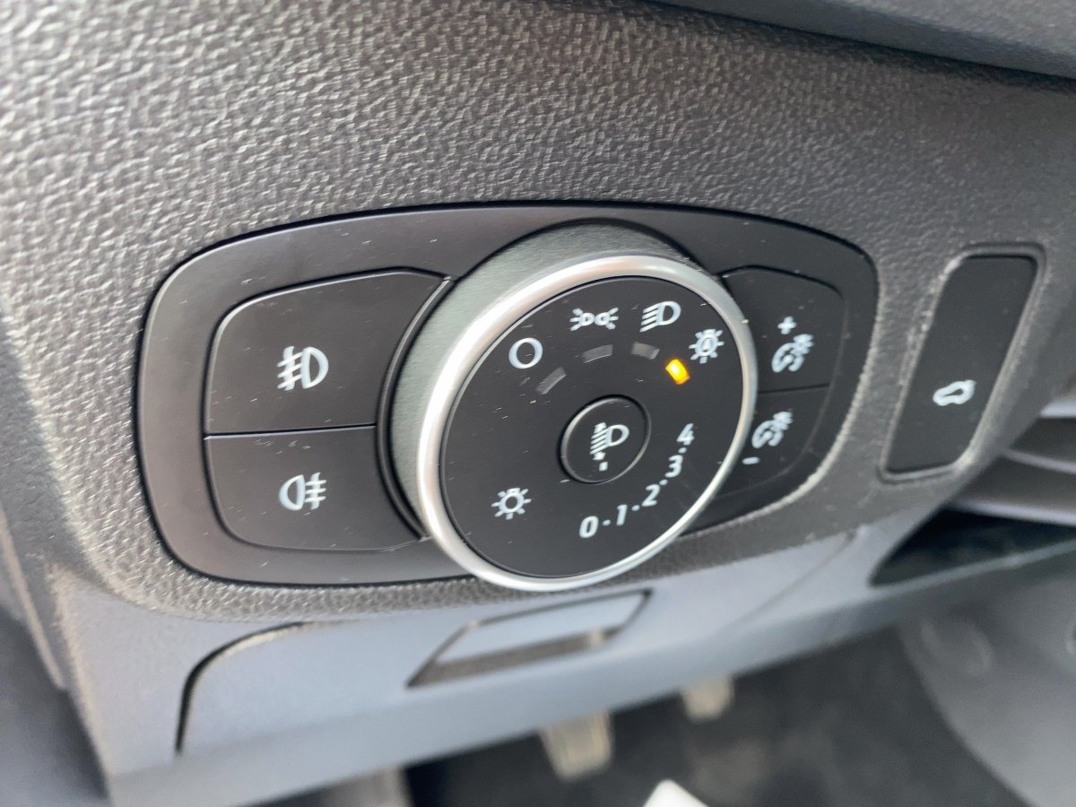 Ford Focus Turnier 2.0 EcoBlue Titanium AHK*CAM*LED