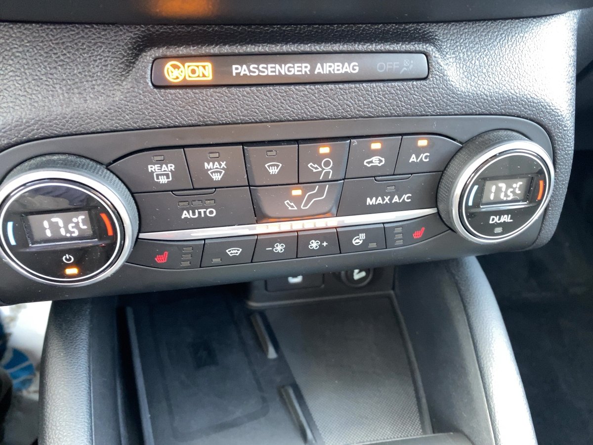 Ford Focus Turnier 2.0 EcoBlue Titanium AHK*CAM*LED