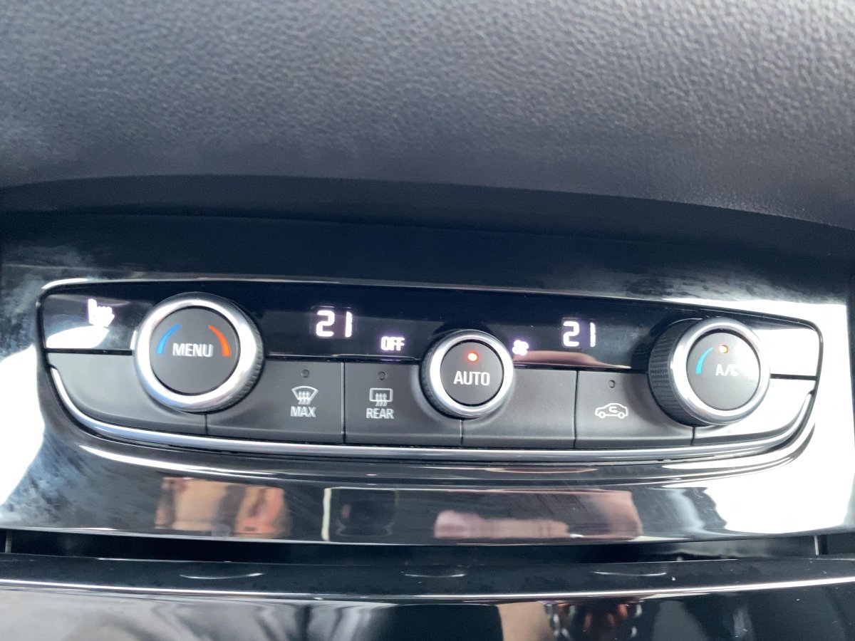 Opel Grandland 1.2 Turbo Dynamic LED*NAVI*SHZ*TWA*LED