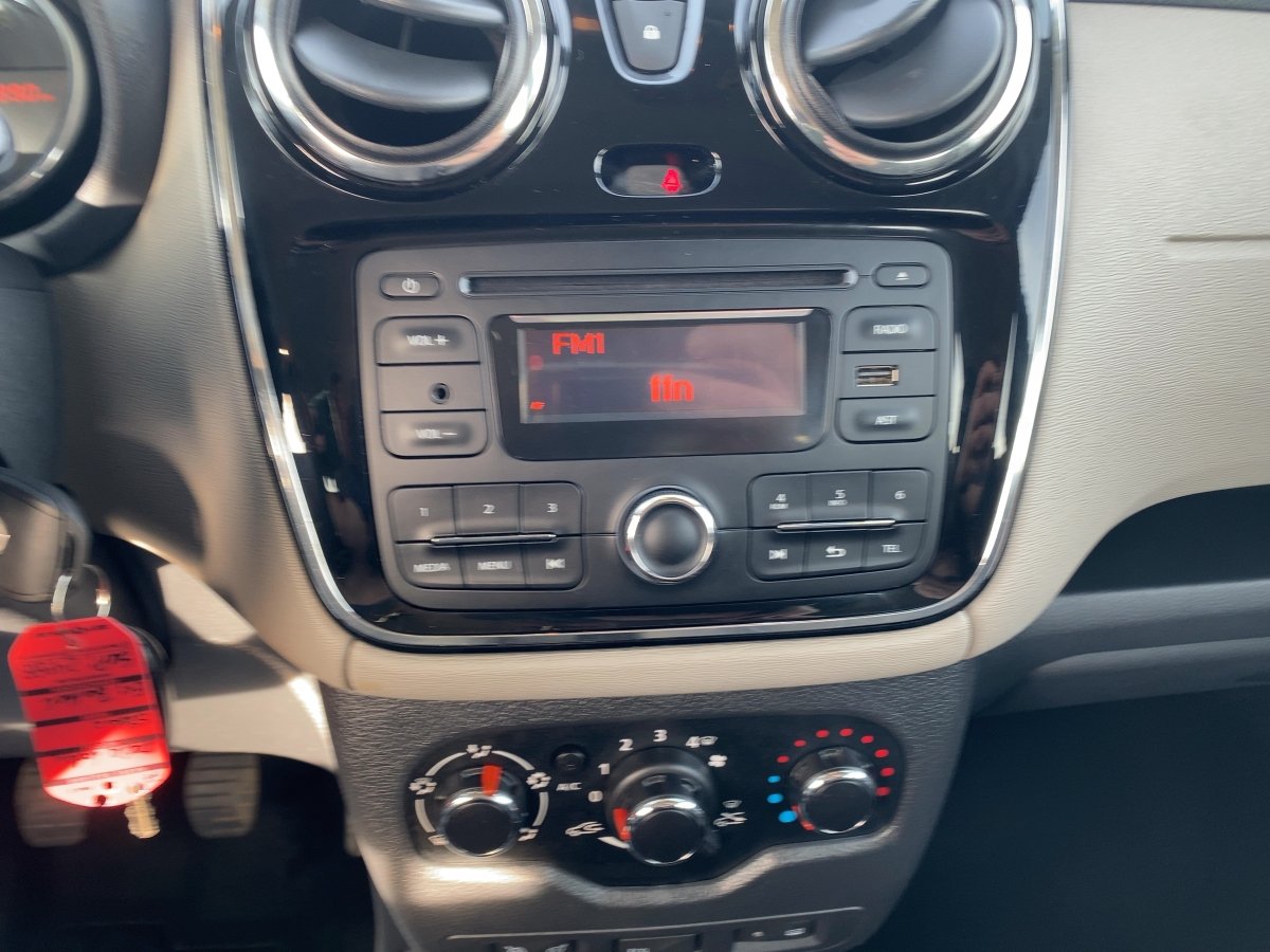 Dacia Lodgy 1.2 TCe 115 Laureate SHZ*SHZ