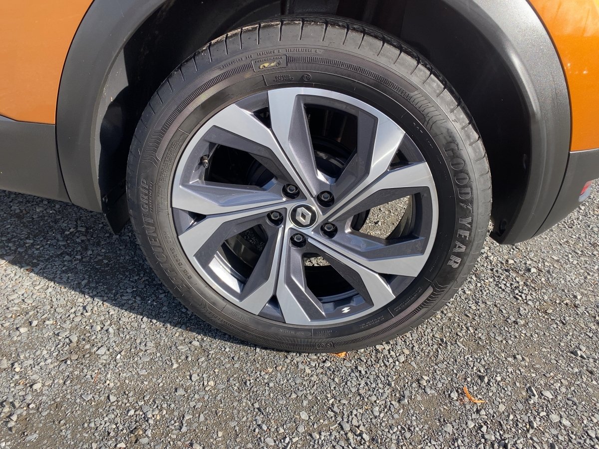 Renault Captur II 1.3 TCe 140 GPF R.S. Line LED*NAVI*SHZ