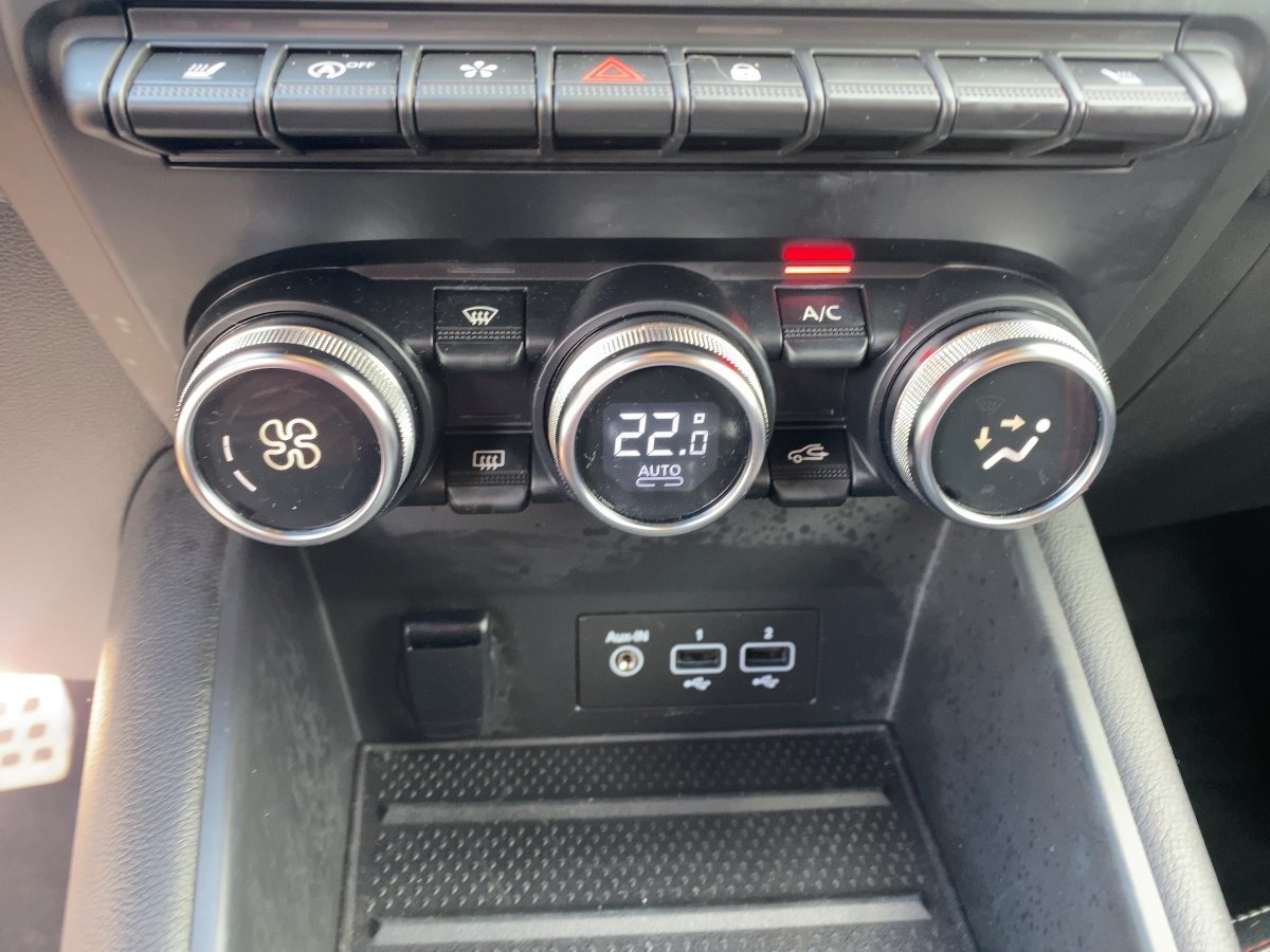 Renault Captur II 1.3 TCe 140 GPF R.S. Line LED*NAVI*SHZ