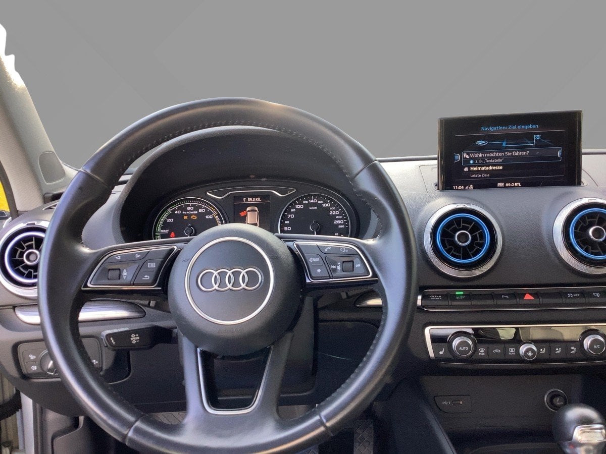 Audi A3 back 1.4 TFSI e-tron sport LED*NAVI*SHZ*PDC