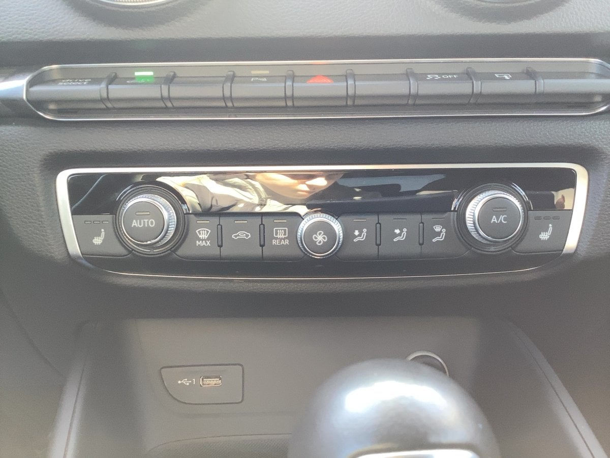 Audi A3 back 1.4 TFSI e-tron sport LED*NAVI*SHZ*PDC
