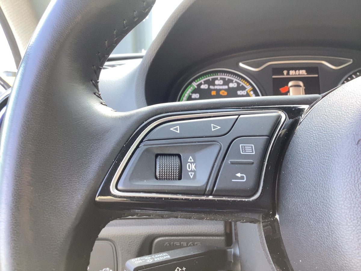 Audi A3 back 1.4 TFSI e-tron sport LED*NAVI*SHZ*PDC