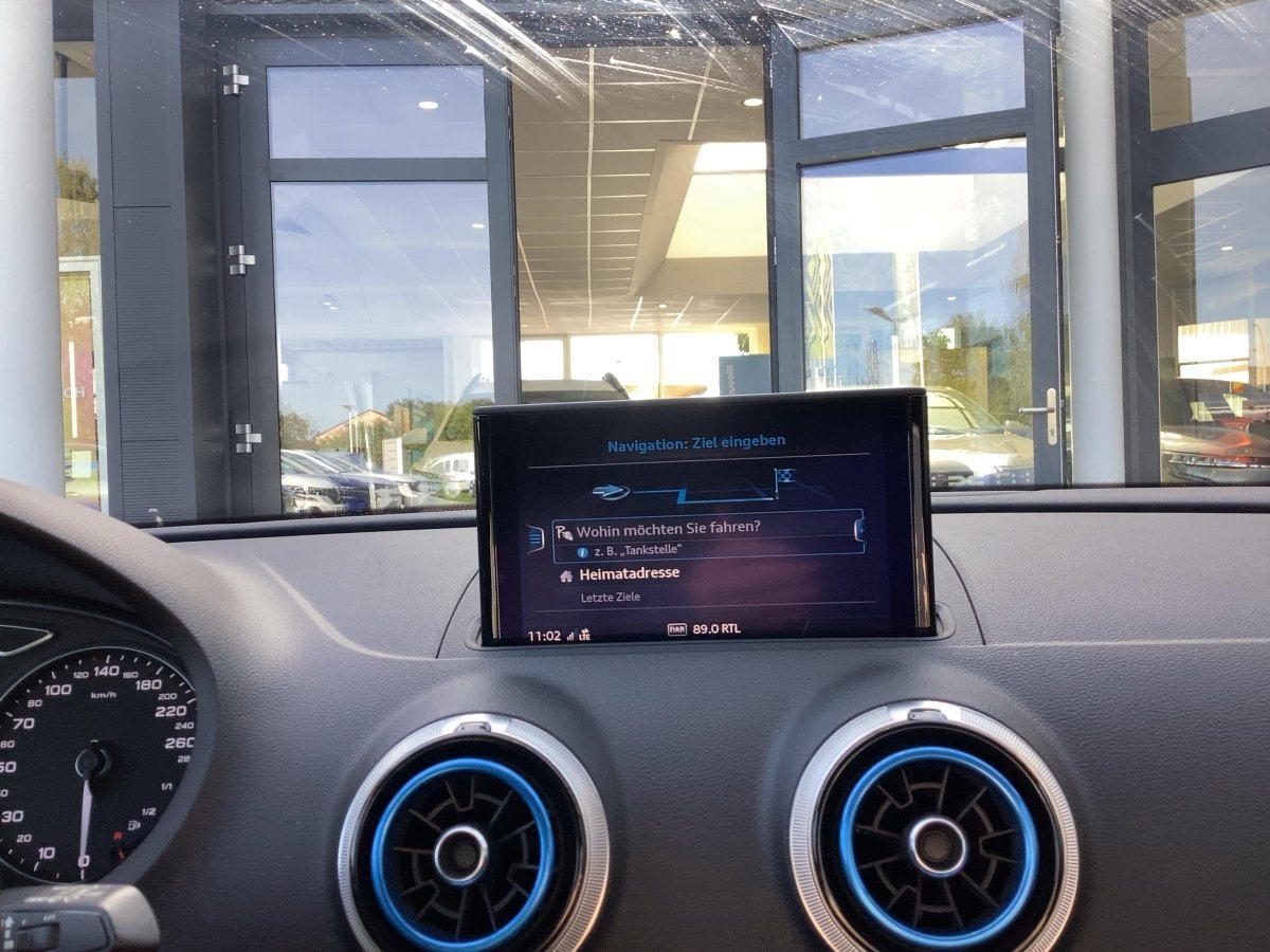 Audi A3 back 1.4 TFSI e-tron sport LED*NAVI*SHZ*PDC