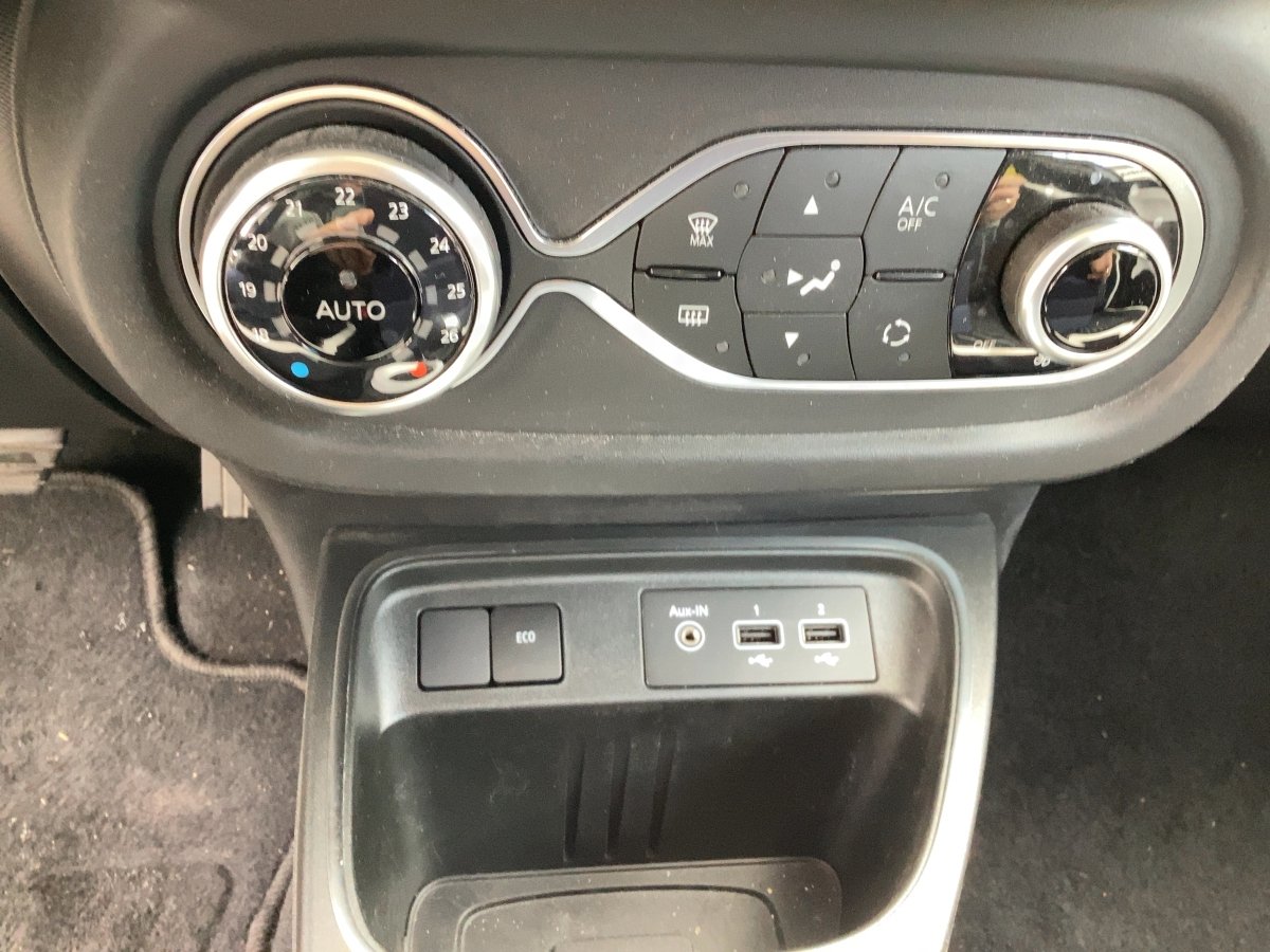 Renault Twingo  Techno Electric CAM*LED*NAVI*KONTRAST*LM