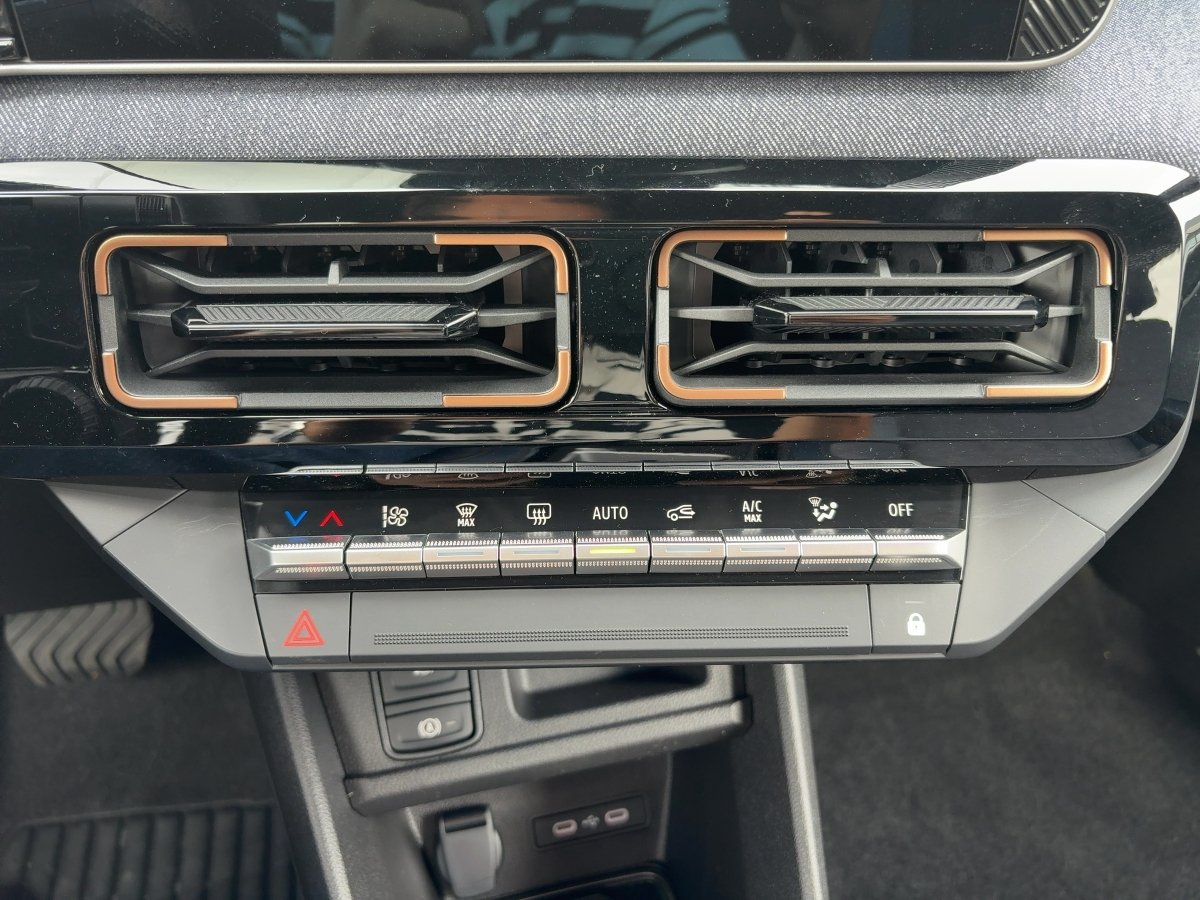 Renault 4 E-Tech Electric 150 C omfort Range Techno CAM