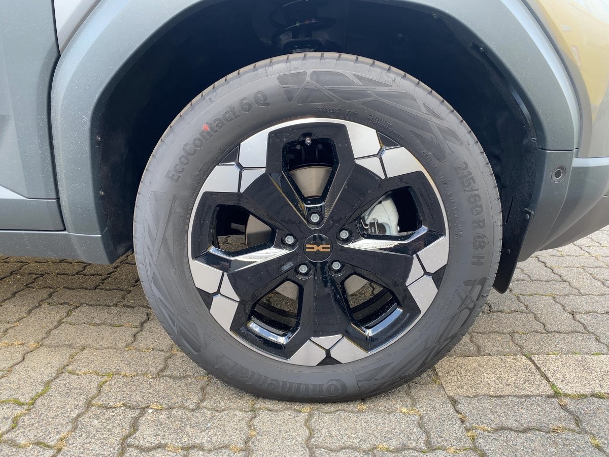 Dacia Duster III 1.8 E-TECH Full 155 E xtreme CAM*LED