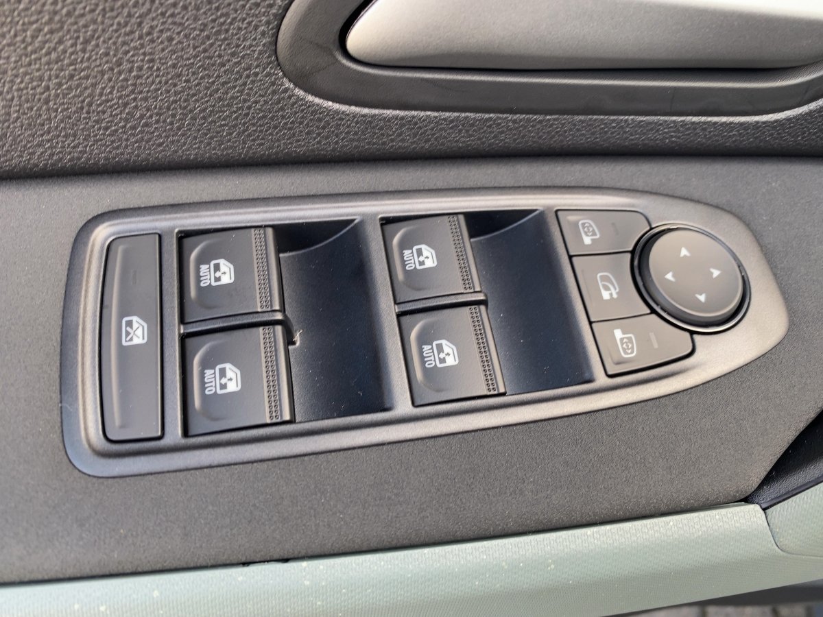 Dacia Duster III 1.8 E-TECH Full 155 E xtreme CAM*LED