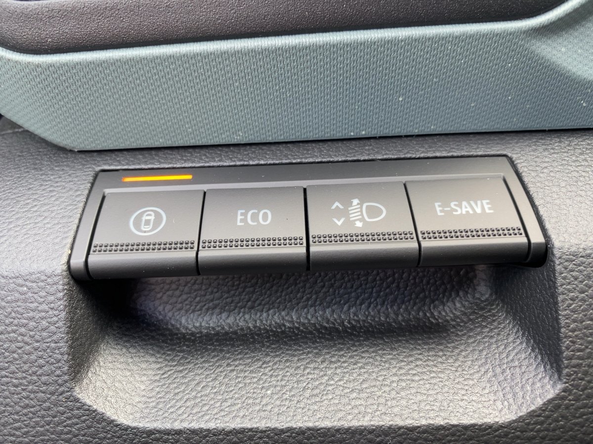 Dacia Duster III 1.8 E-TECH Full 155 E xtreme CAM*LED