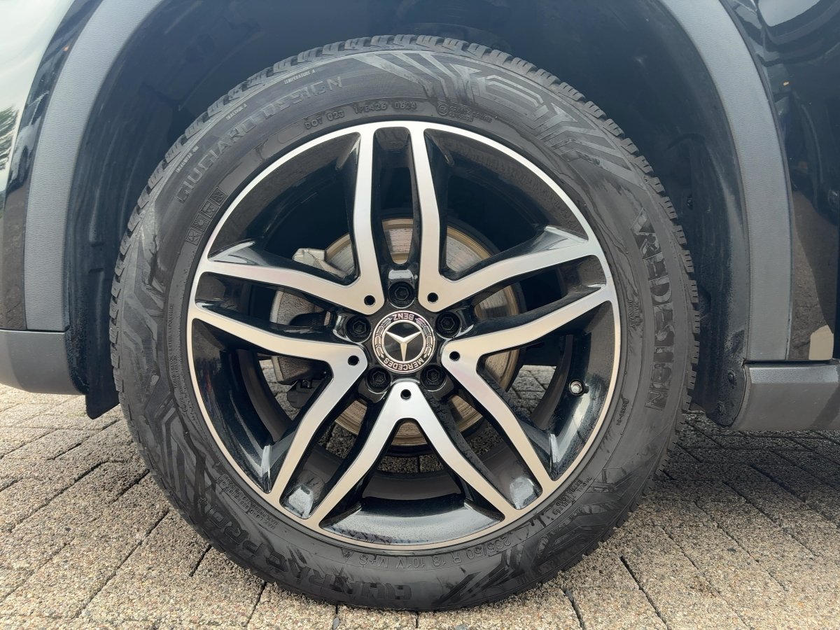 Mercedes-Benz GLA 180 Urban *AHK*Navi*Kamera*Night-Paket*