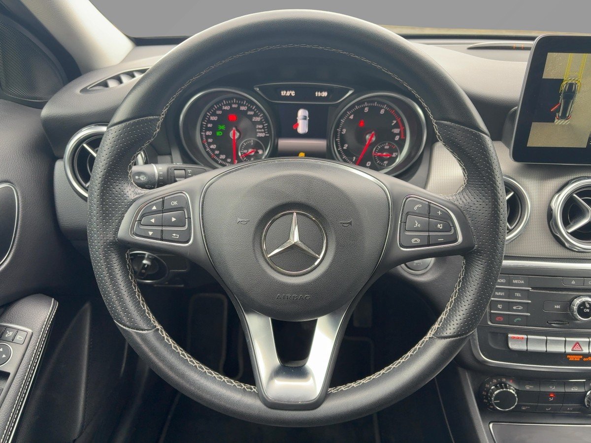 Mercedes-Benz GLA 180 Urban *AHK*Navi*Kamera*Night-Paket*