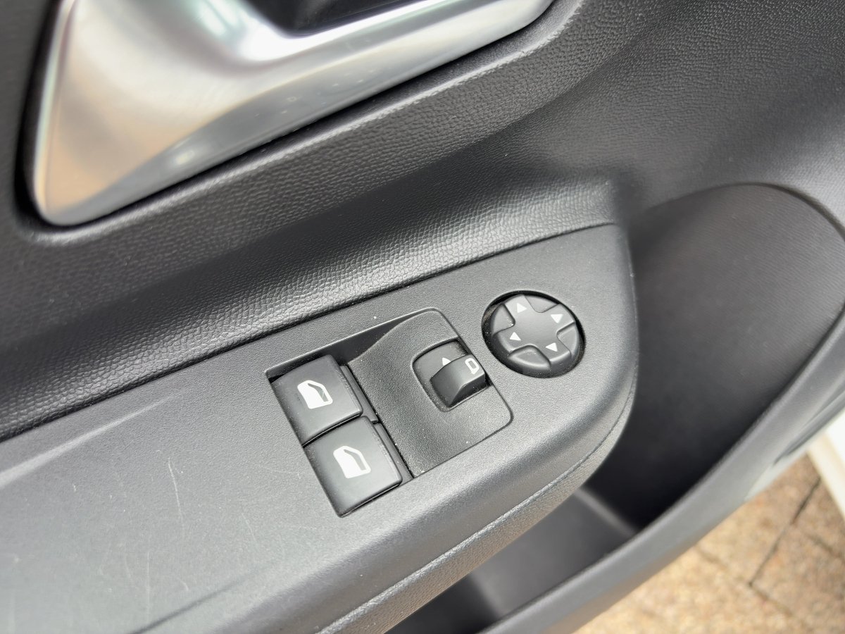 Opel Corsa F 1.2 Edition *Kamera*CarPlay*Sitzhzg*