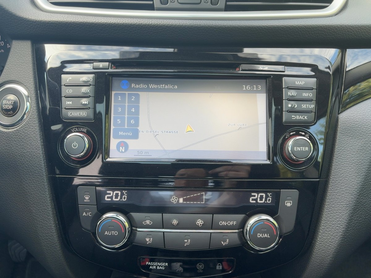 Nissan Qashqai 1.6 dCi Tekna CAM*LED*NAVI*SHZ*PDC*LED