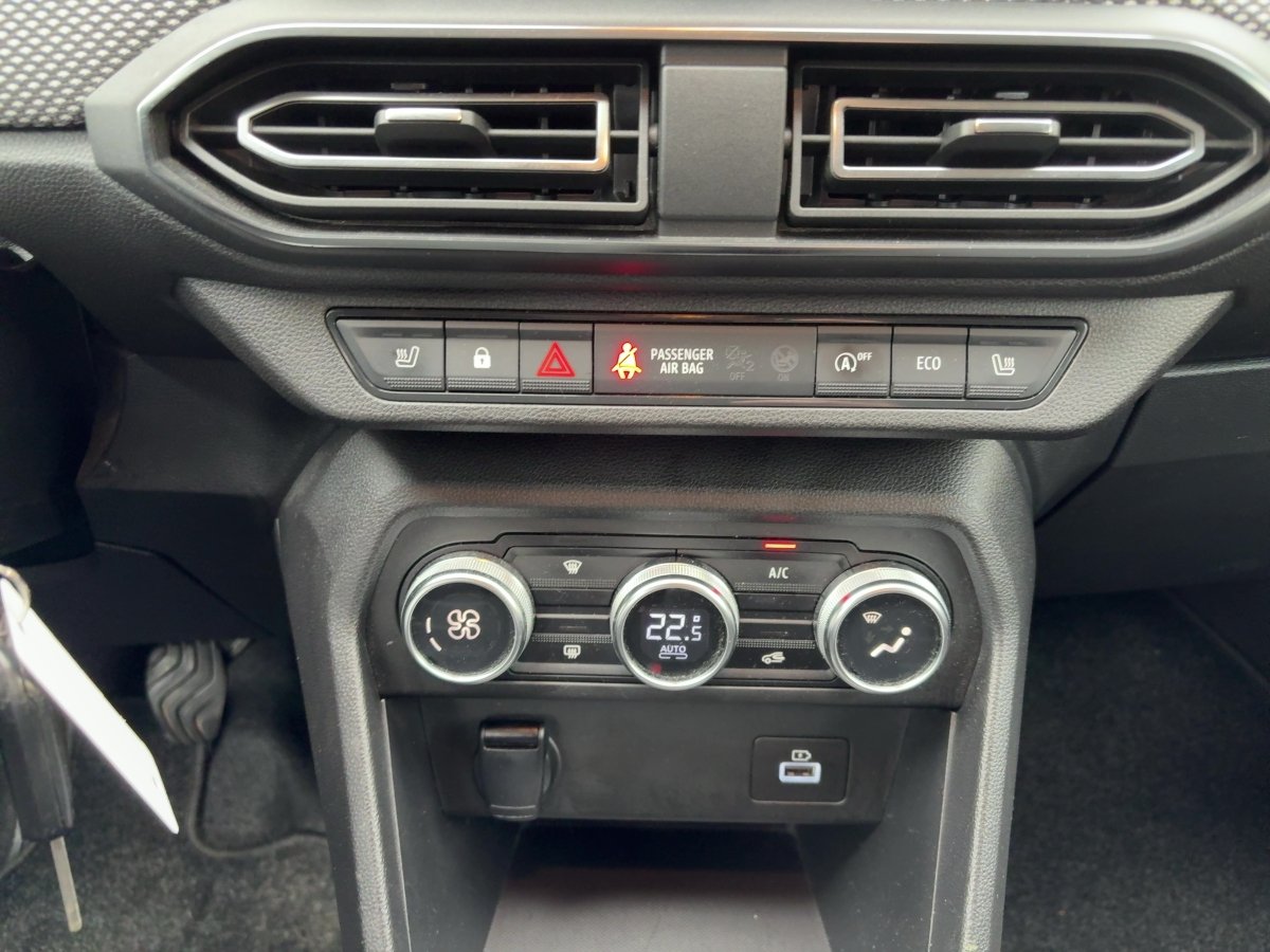Dacia Jogger TCe 100 ECO-G Comfort *AHK*CarPlay*Navi*