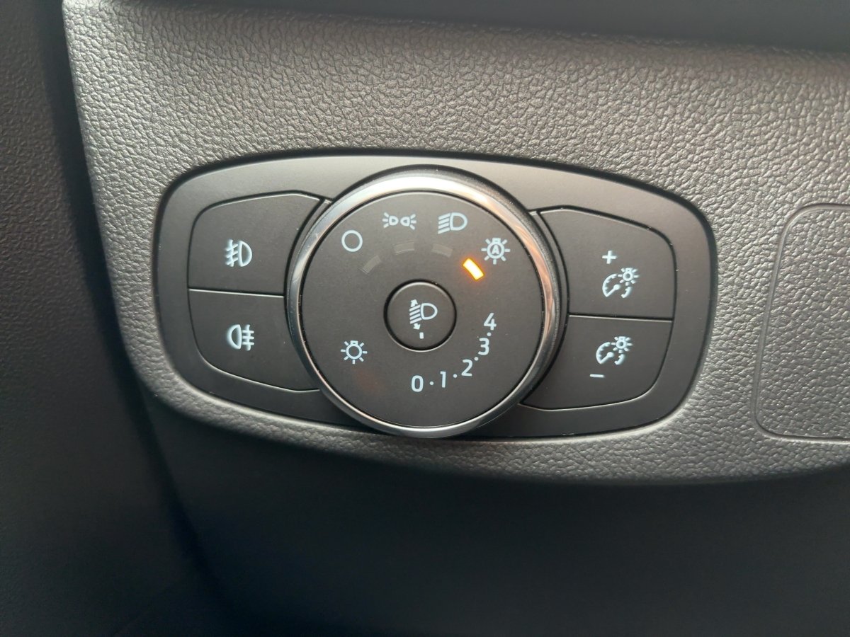 Ford Focus Turnier Titanium 1.0 EcoBoost Automatik