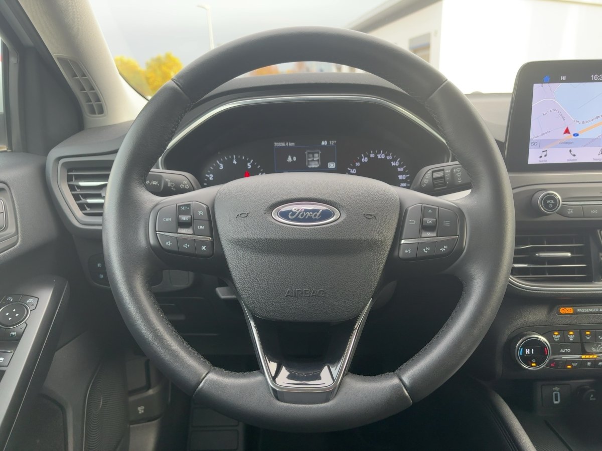 Ford Focus 1.5 EcoBoost Titanium LED*NAVI*SHZ*SYNC*LM