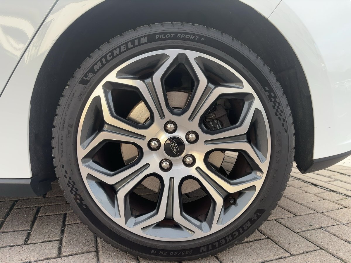 Ford Focus 1.5 EcoBoost Titanium LED*NAVI*SHZ*SYNC*LM