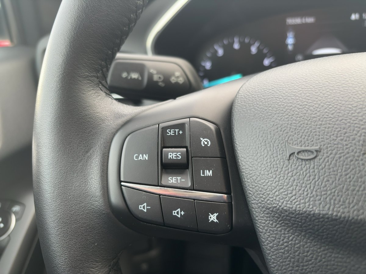 Ford Focus 1.5 EcoBoost Titanium LED*NAVI*SHZ*SYNC*LM