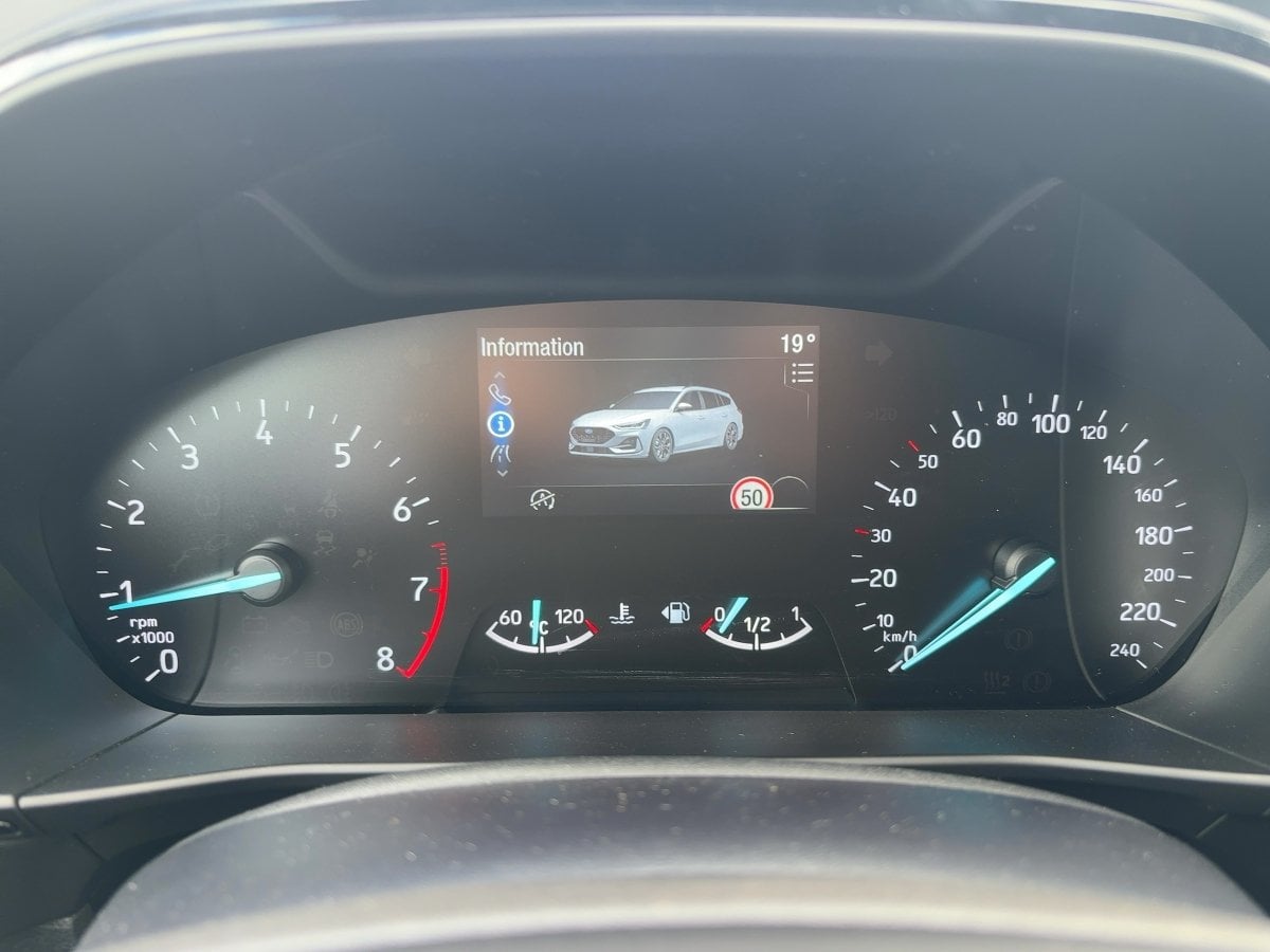 Ford Focus Turnier 1.0 EcoBoost ST-Line AHK*CAM*LED