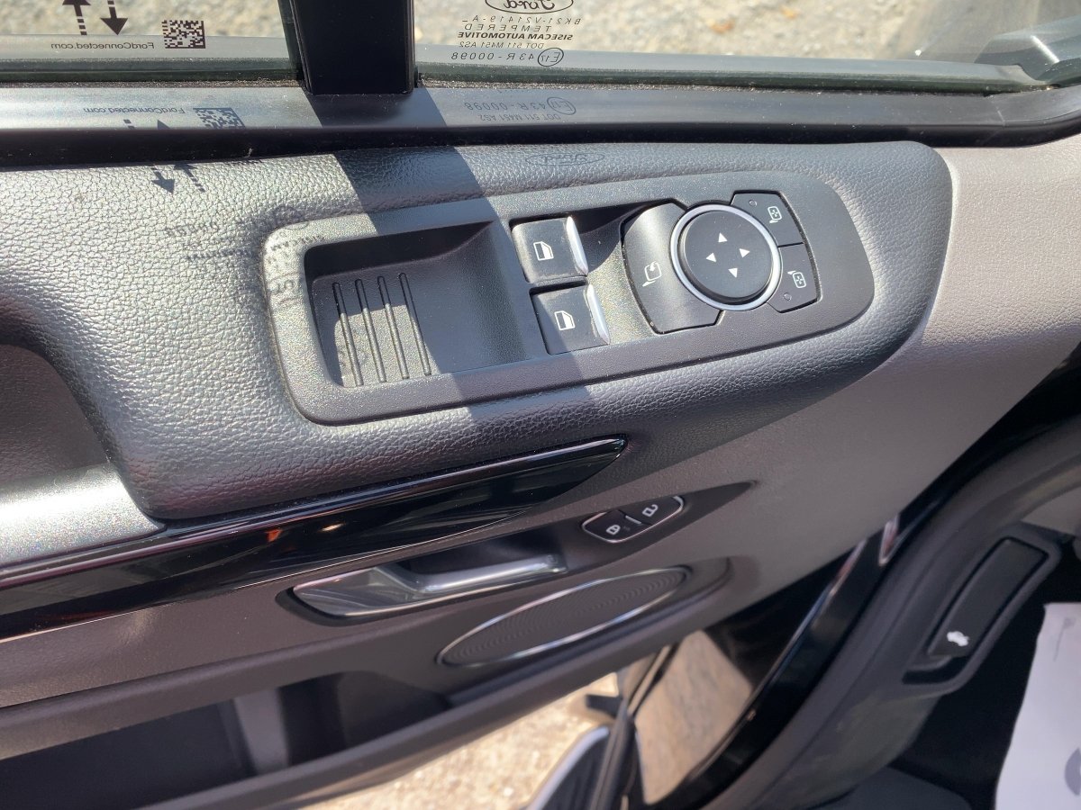 Ford Tourneo Custom Kombi 2.0 TDCI 320 L1 Active AHK