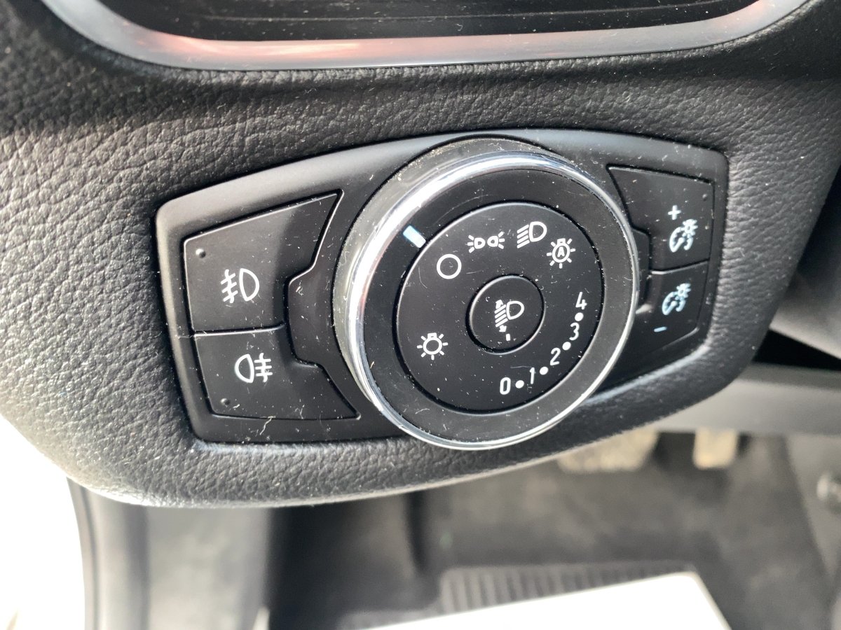 Ford B-MAX 1.6 Duratec Titanium AHK*LED*SHZ*SYNC*AHK