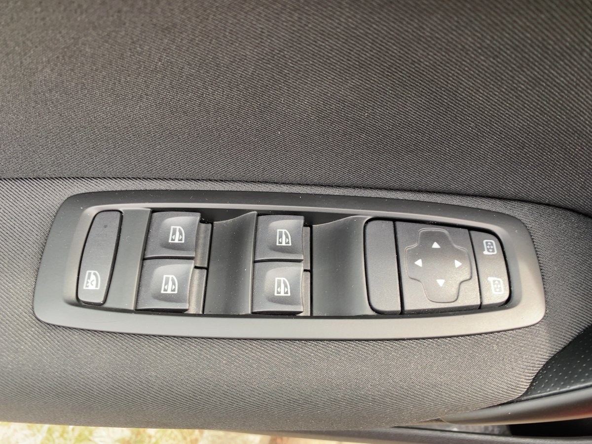 Renault Megane IV 1.3 TCe 140 GPF Zen LED*PDC*2xKlima